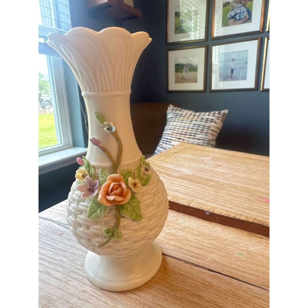 Vintage Lefton Antique Ivory KW1644 7" Vase Applied Flowers Basket Weave Japan